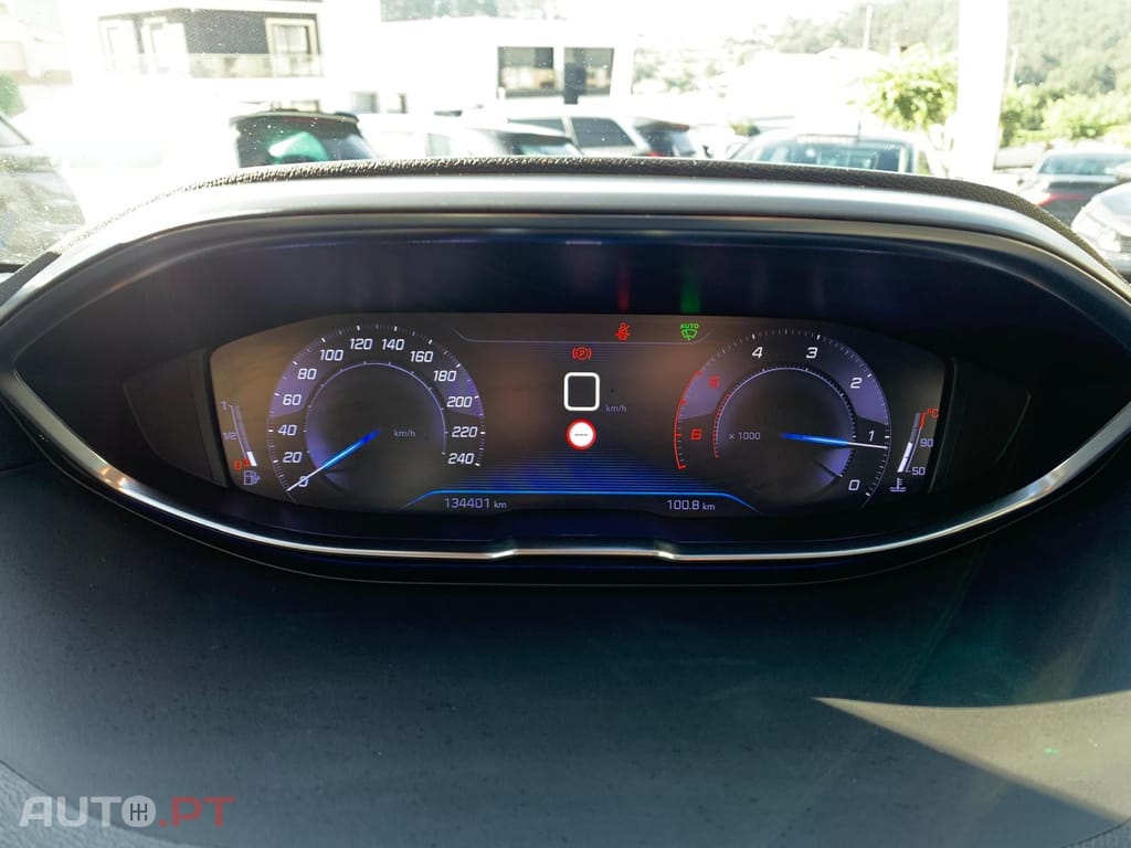 Peugeot 3008 1.5 BlueHDi Allure