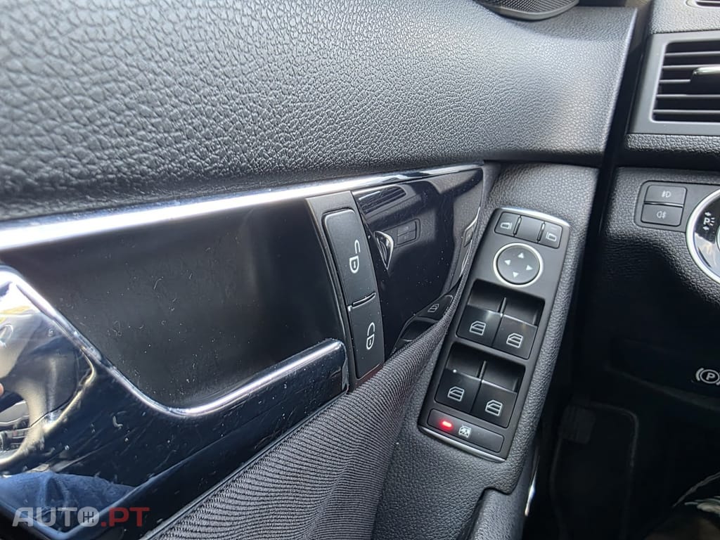 Mercedes-Benz C 220 CDI Auto Elegance DPF