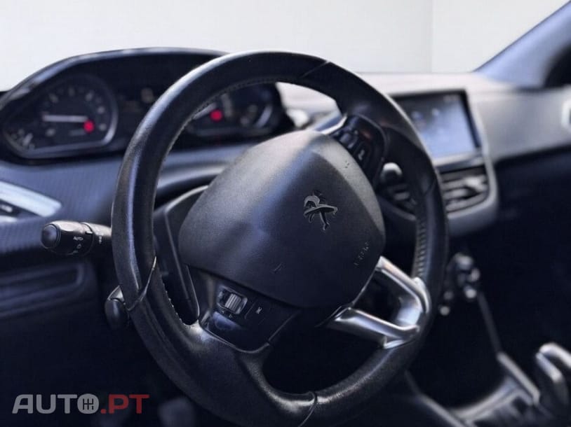 Peugeot 208 1.6 BlueHDi Style