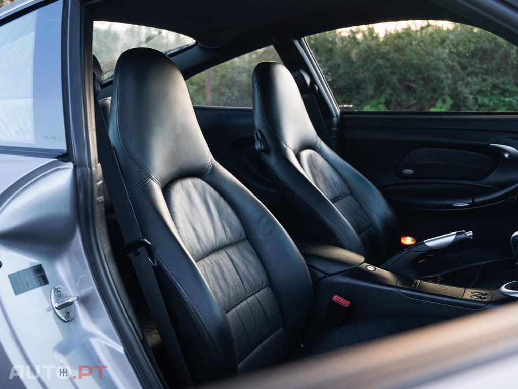 Porsche 996 Carrera 4 Coupé