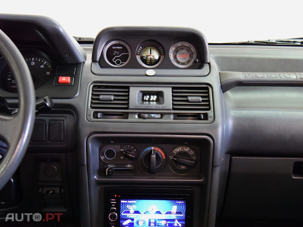 Mitsubishi Pajero 2.5 TD GL Canvas Top