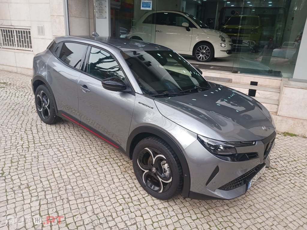 Alfa Romeo Junior 1.2 Speciale eDCT6