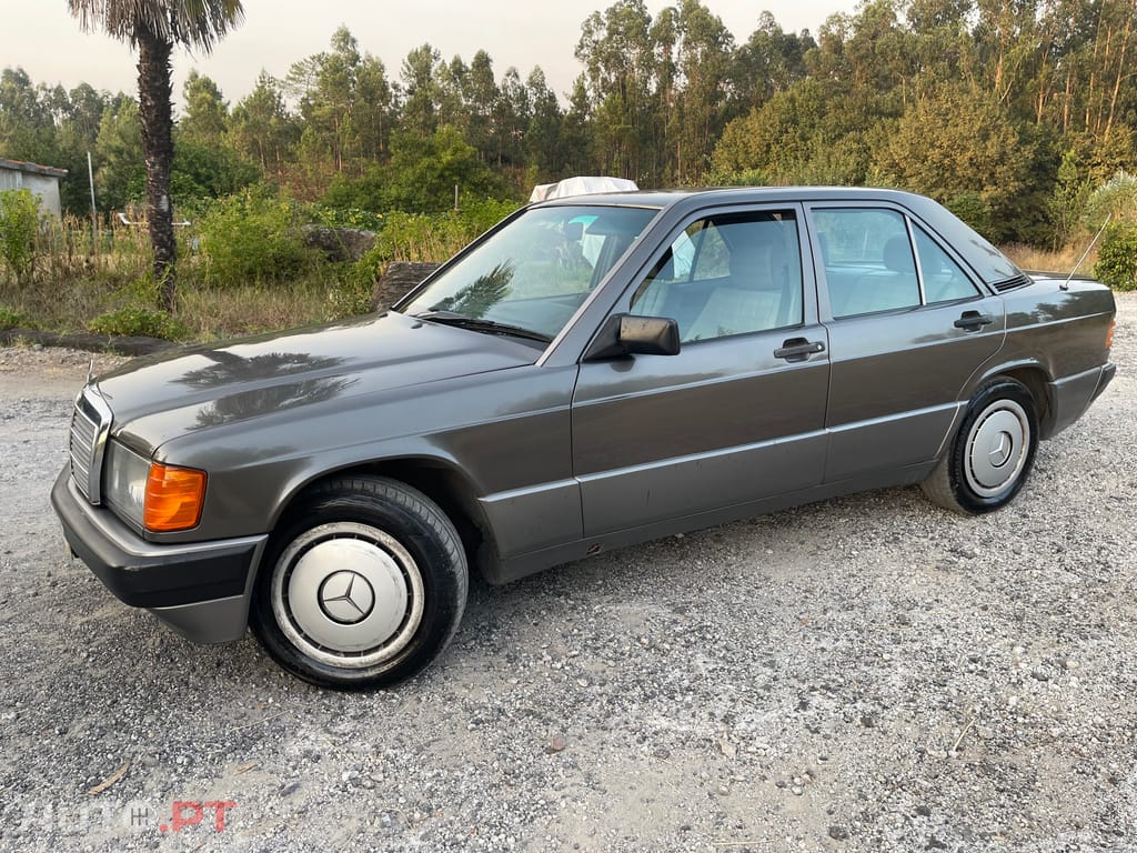 Mercedes-Benz 190 190D