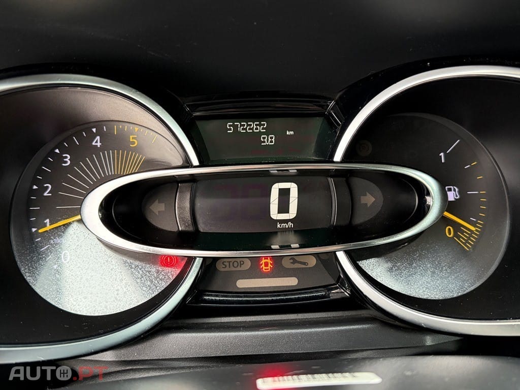 Renault Clio 1.5 dCi Confort — fotografia 11