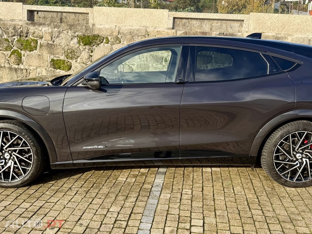 Ford Mustang Mach-E 90.5 kWh GT AWD