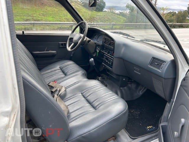 Toyota Hilux 2.4D 3 Lugares