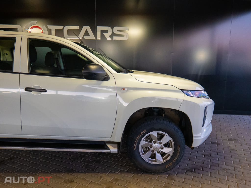 Mitsubishi L200 2.3 DI-D CD Invite 4WD