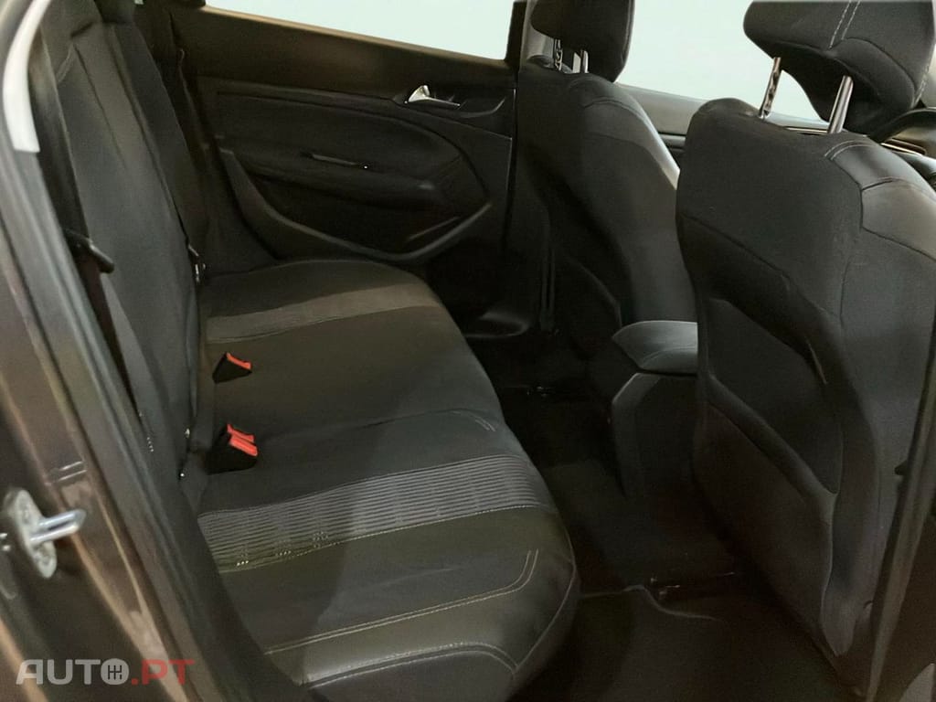 Peugeot 308 1.5 BlueHDi Style EAT8