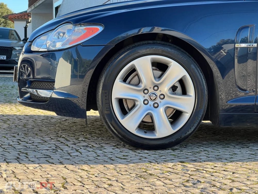 Jaguar XF 2.7 D V6 Luxury