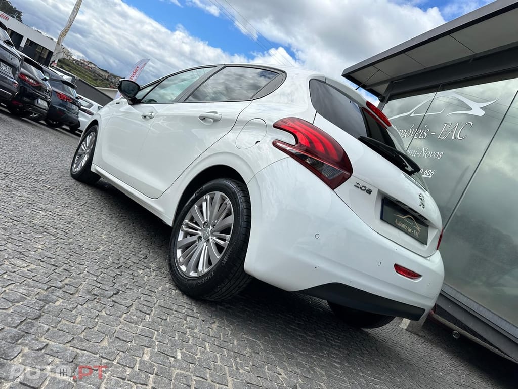 Peugeot 208 1.2 PureTech Signature