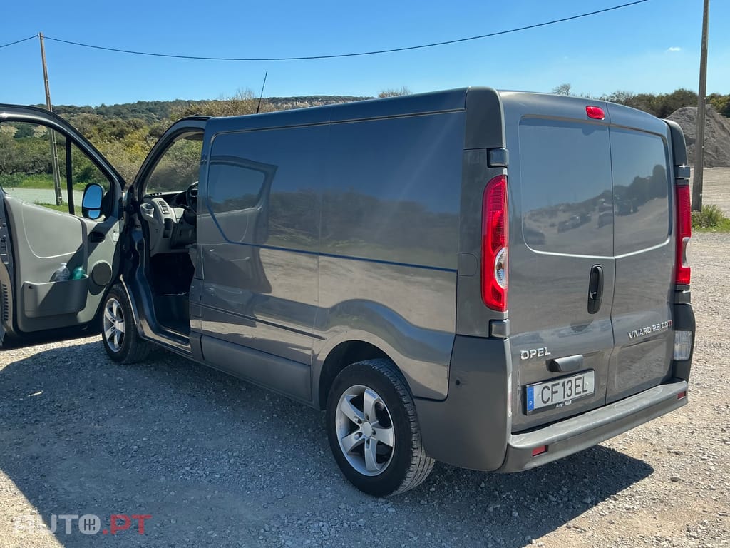 Opel Vivaro Furgones