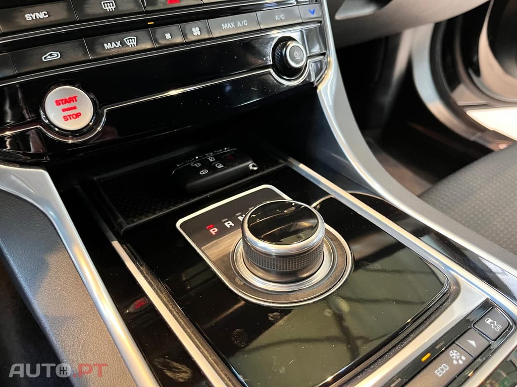 Jaguar XF 2.0d PRESTIGE