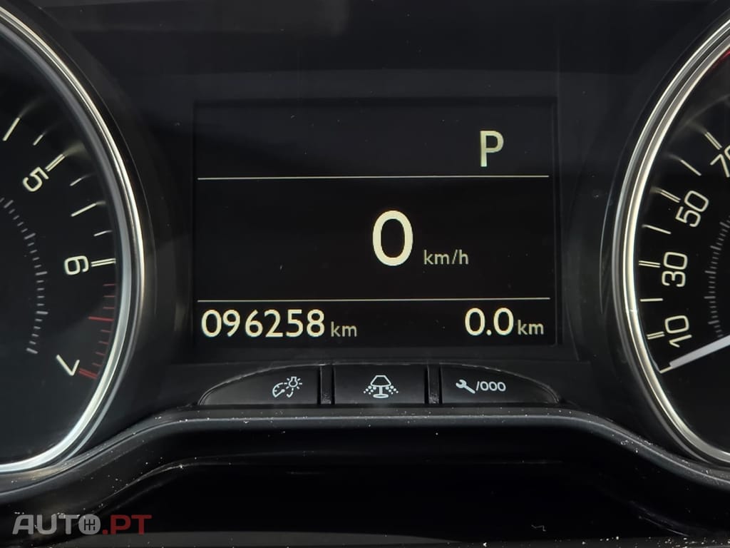 Peugeot 2008 1.2 PureTech Allure EAT6