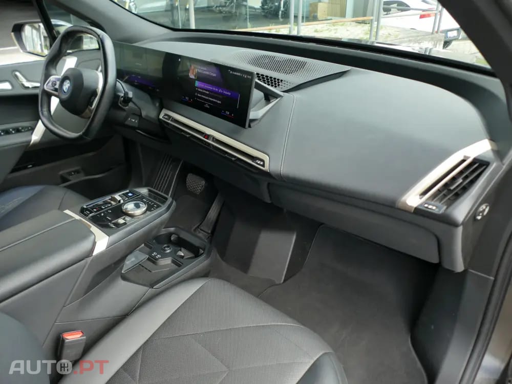 BMW iX xDrive 40 Pack Desportivo