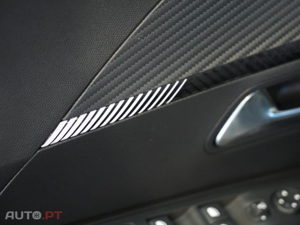 Peugeot 2008 1.2 PureTech Allure EAT8