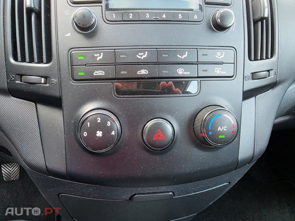 Hyundai i30 1.6 CRDI blue Comfort — fotografia 8