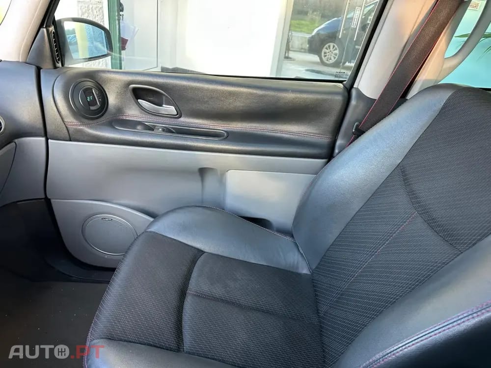 Renault Espace 2.0 dCi Initiale 7L