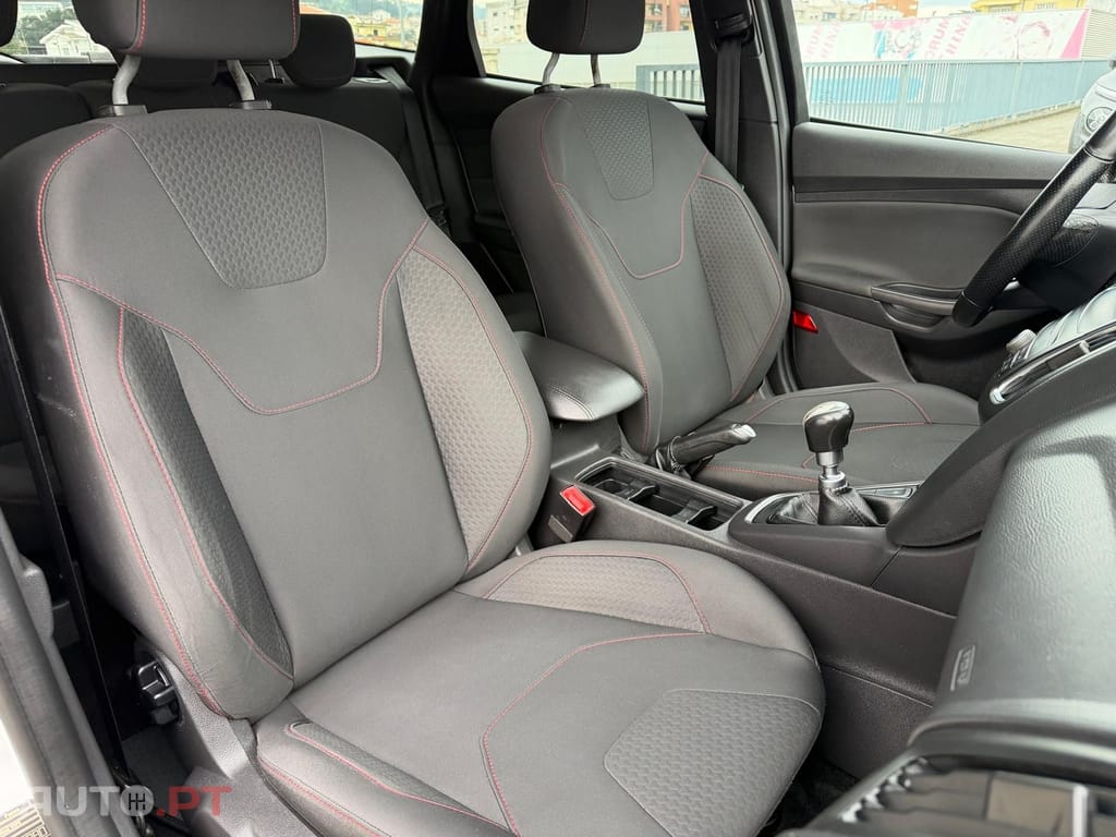 Ford Focus SW 1.0 EcoBoost MHEV ST-Line