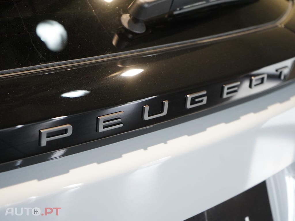 Peugeot 2008 1.2 Hybrid Allure e-DCS6