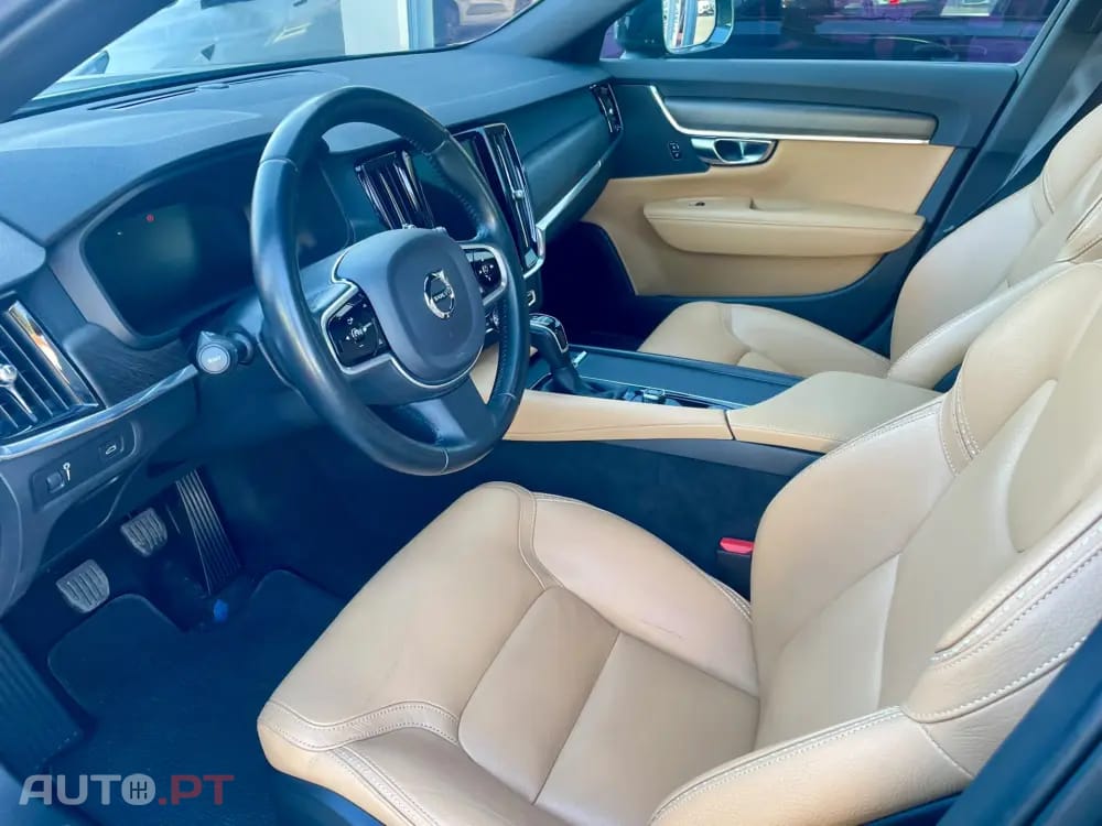Volvo V90 Cross Country 2.0 D4 AWD