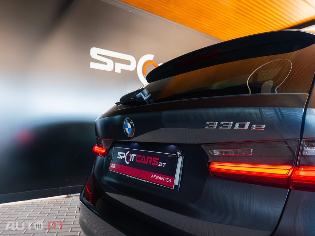 BMW 330 e Touring Corporate Edition Auto