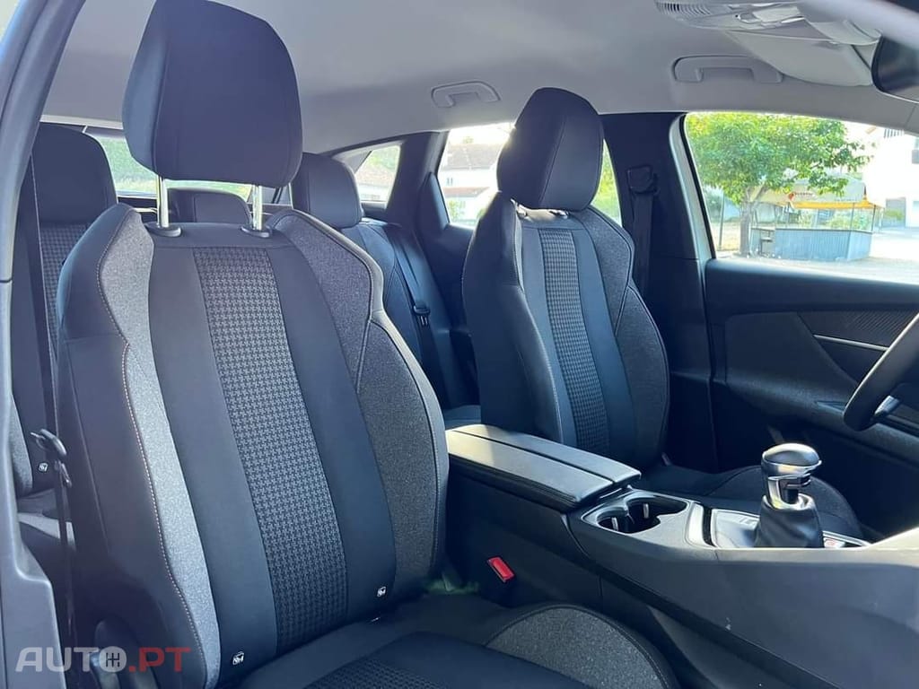 Peugeot 3008 PureTech 130 Stop & Start GPF Active Pack