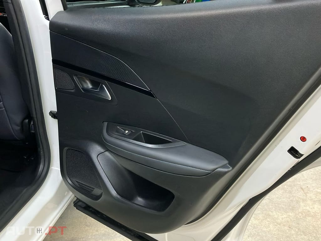 Peugeot 2008 1.2 PureTech Allure