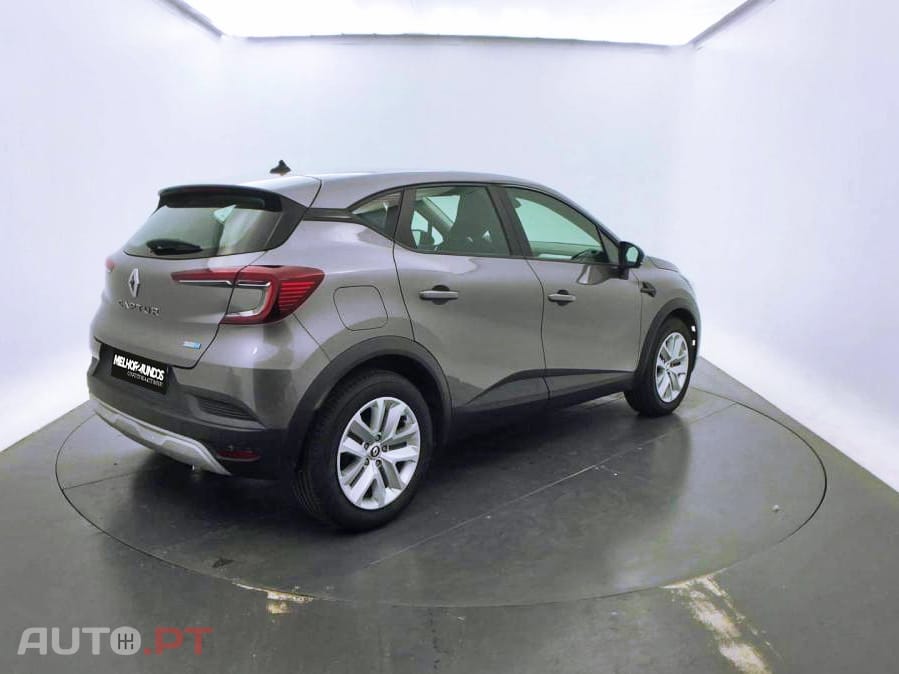 Renault Captur 1.6 E-Tech Business