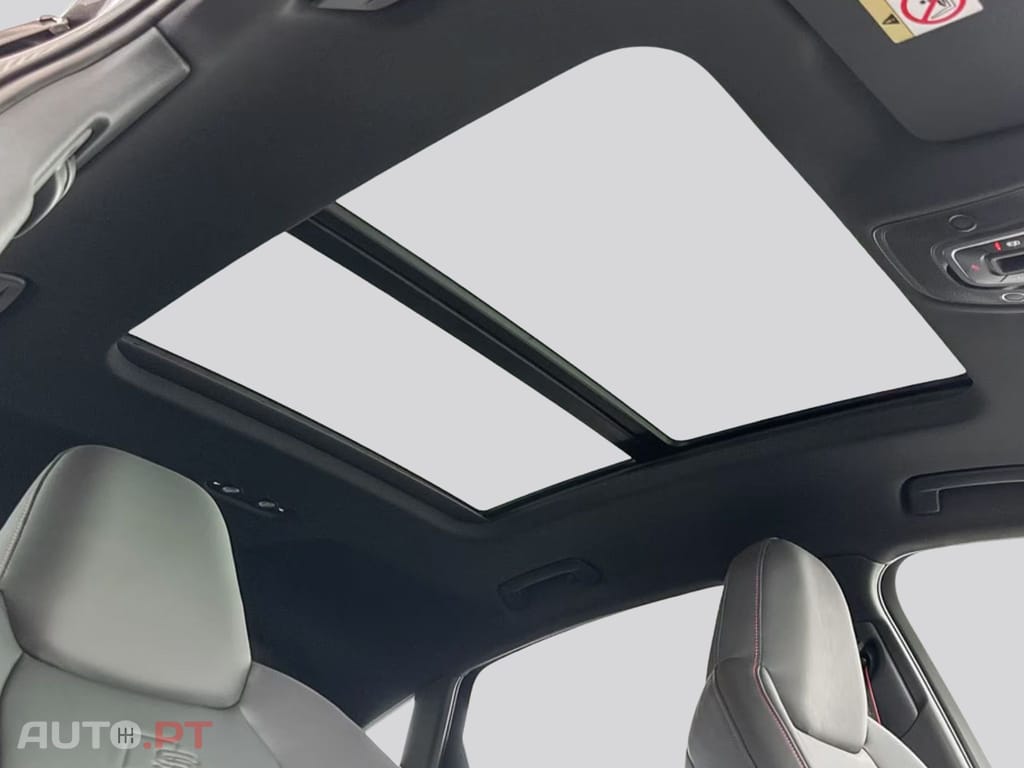 Audi Q8 E-Tron I.V.A DEDUTIVEL 55 S line 
