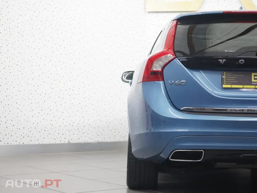 Volvo V60 2.4 D6 Summum AWD Phev