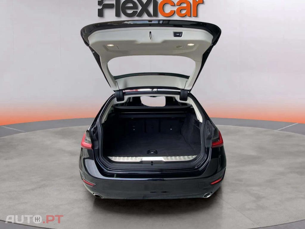 BMW 330 e Touring Corporate Edition Auto