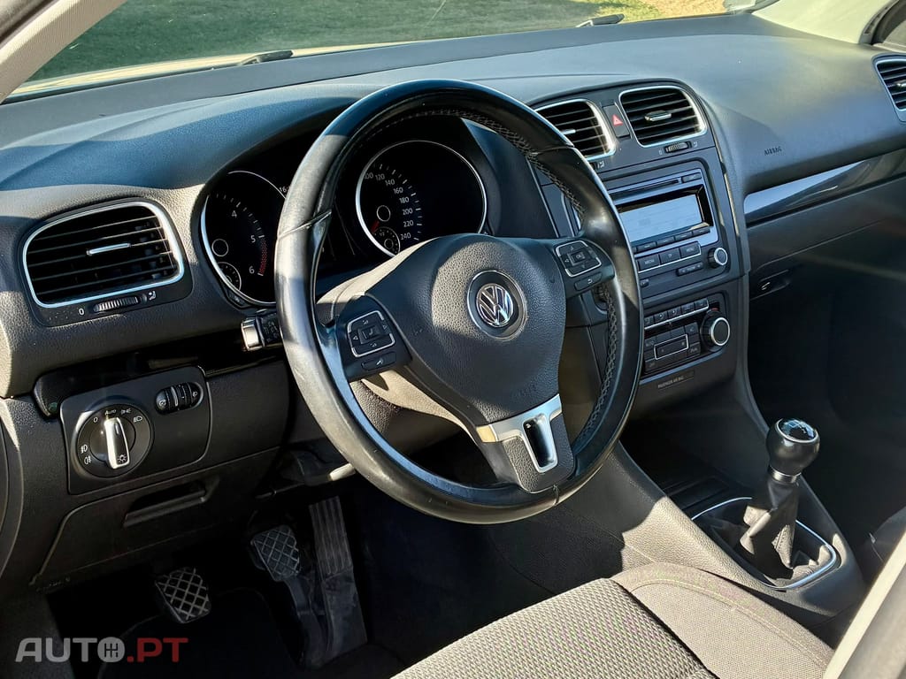 Volkswagen Golf VI 1.6 TDi Confortline