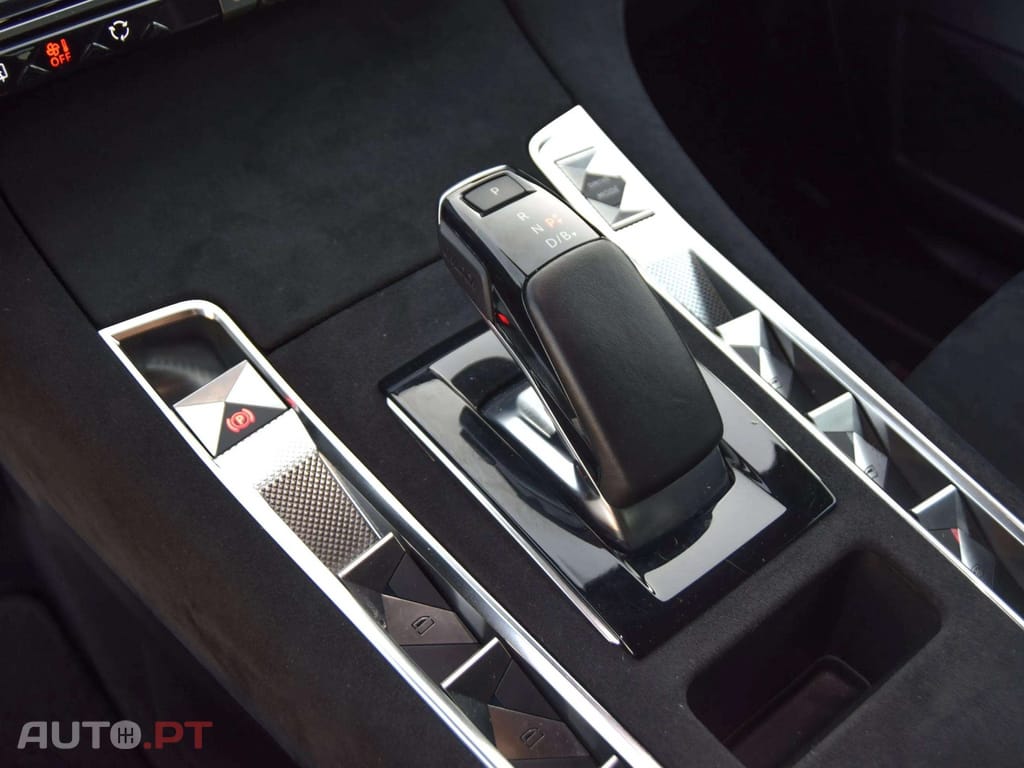 DS DS7 E-Tense Performance Line