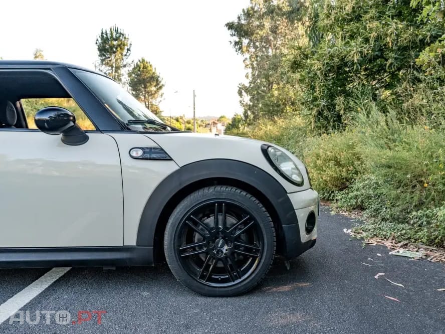 MINI Cooper Cooper D