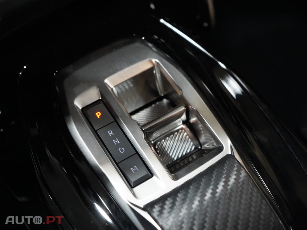 Peugeot 2008 1.2 Hybrid Allure e-DCS6