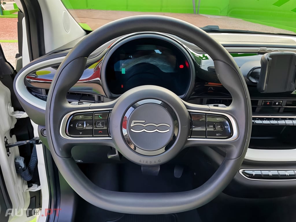 Fiat 500e Action