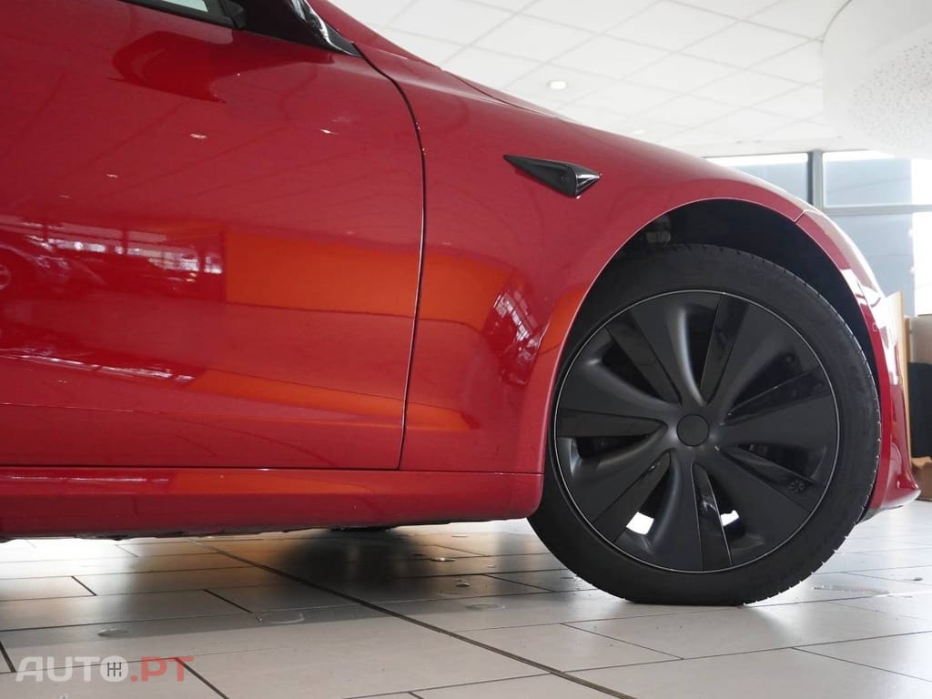 Tesla Model S Plaid AWD — fotografia 4