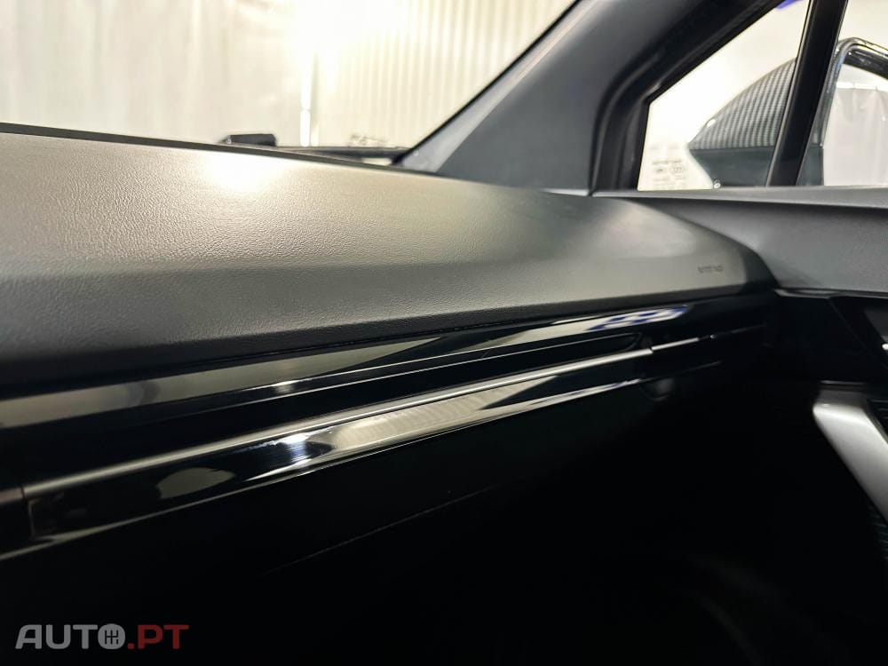 MG MG4 77 kWh Extended Range Luxury