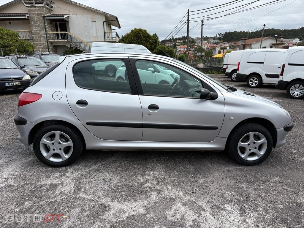 Peugeot 206 1.1 Color Line