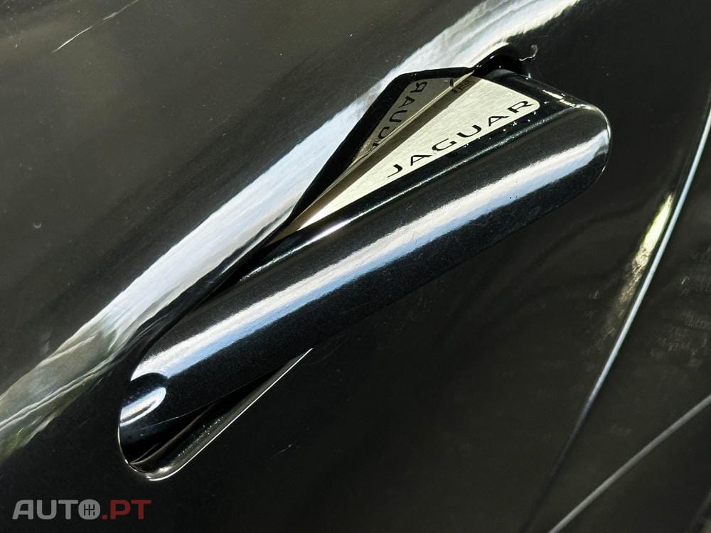 Jaguar F-Type P300 Aut. R-Dynamic Black