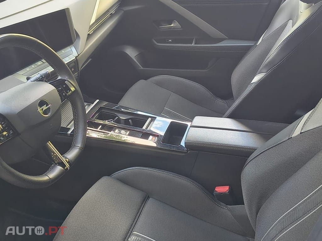 Opel Astra Sports Tourer 1.2T Hybrid GS eDCT — fotografia 5