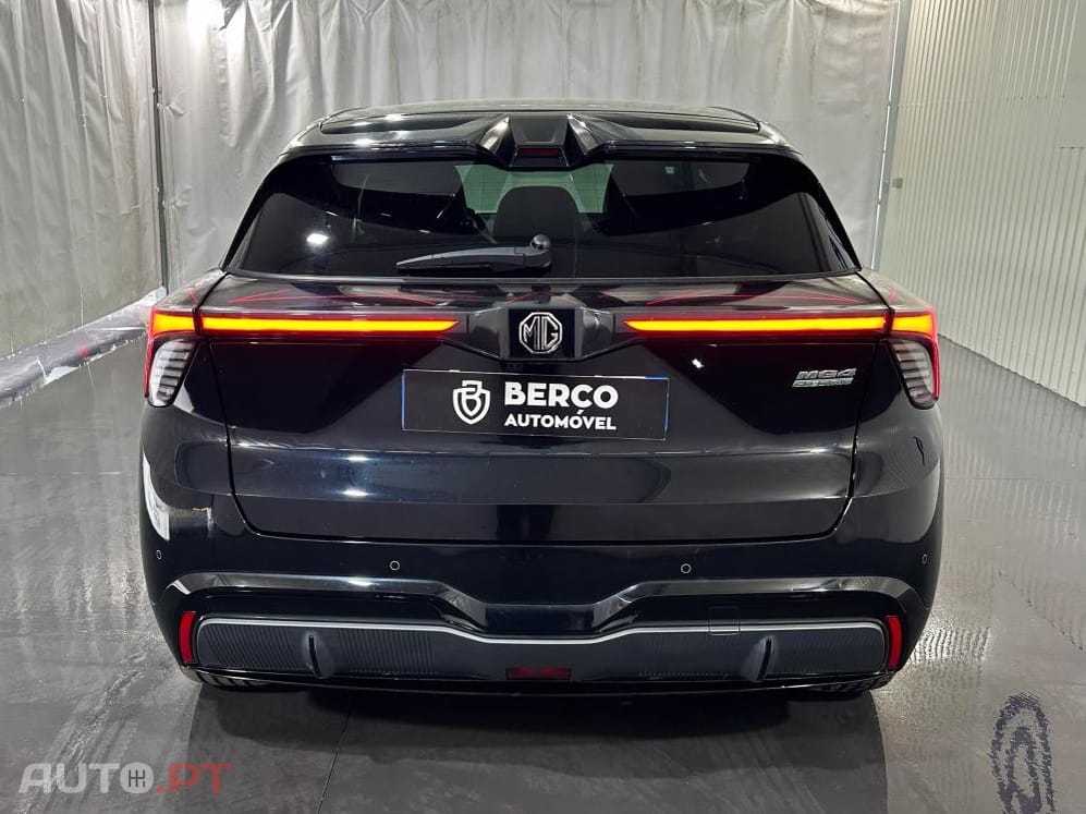 MG MG4 64 kWh XPower Luxury