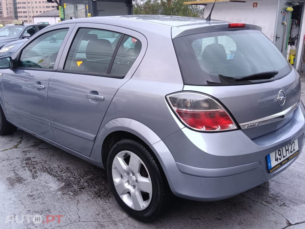 Opel Astra 1.3 CDTi Edition