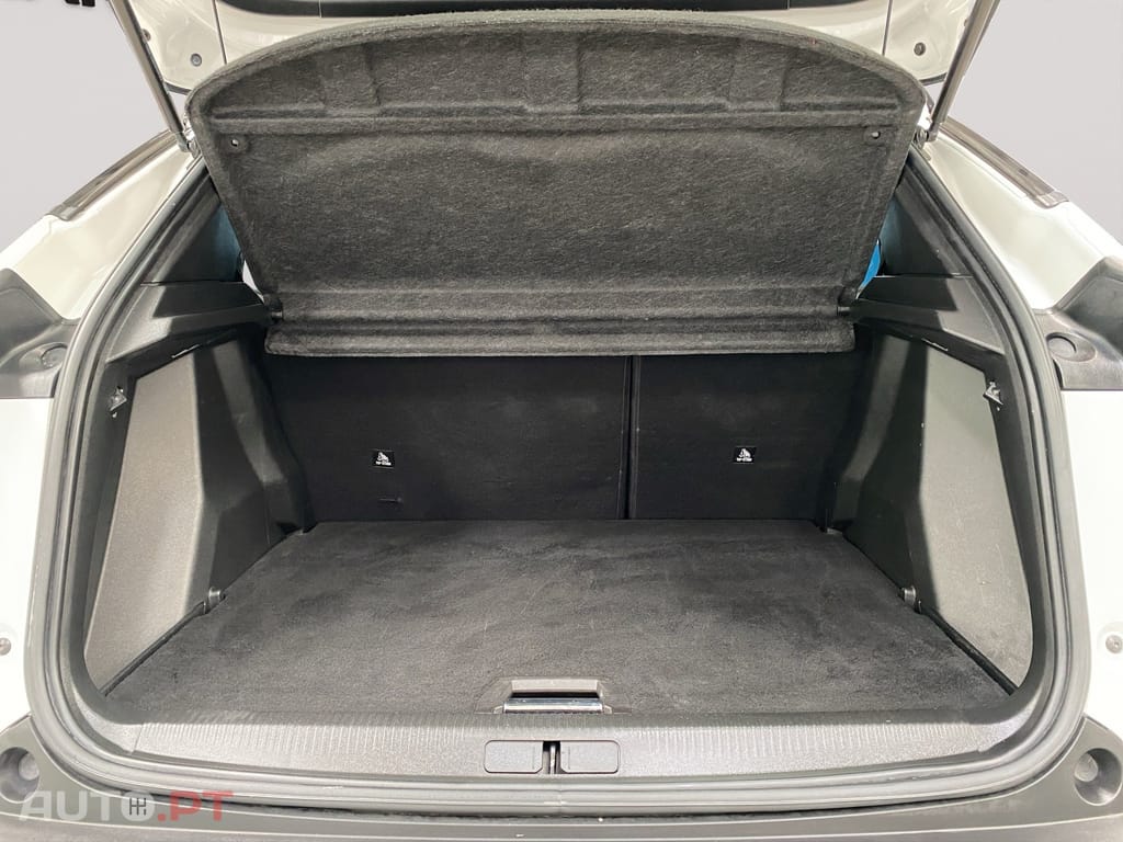 Peugeot E-2008 50 kWh GT