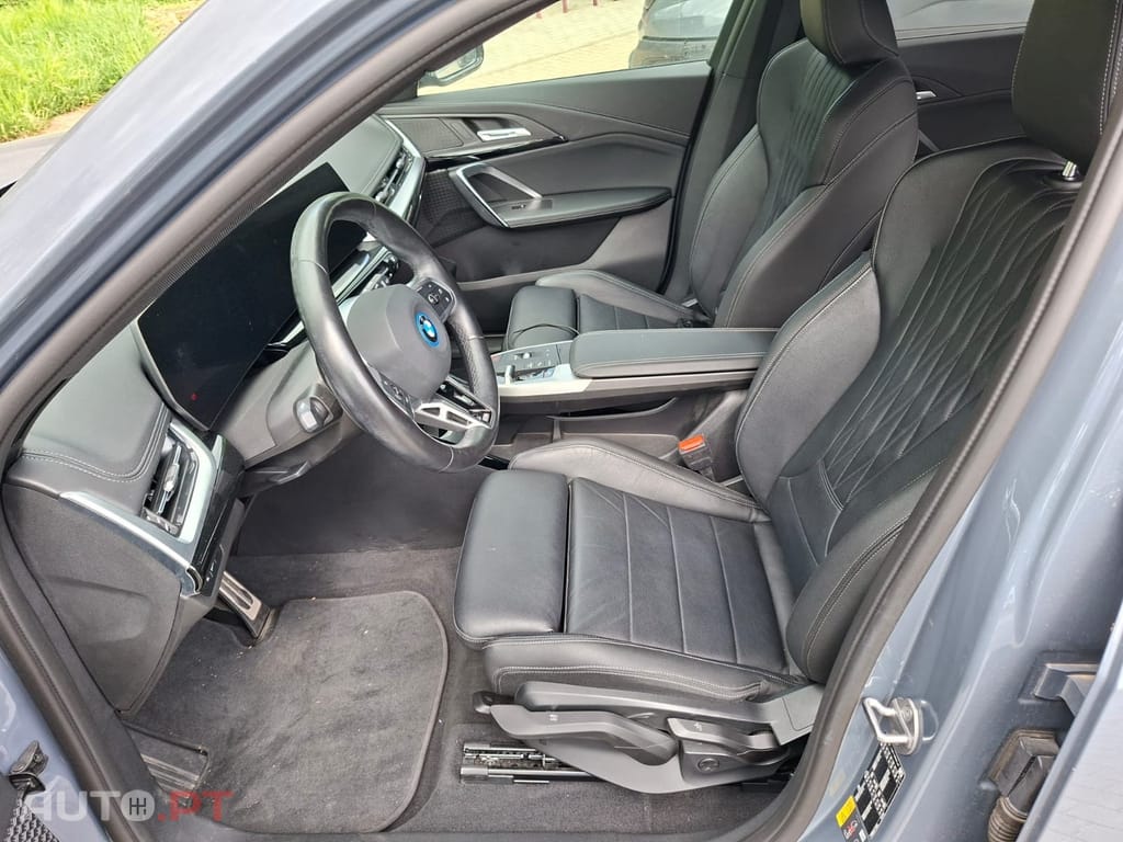 BMW iX1 xDrive30 Pack Desportivo M Pro