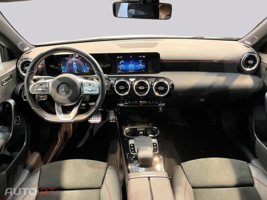 Mercedes-Benz A 250 e Limousine AMG I.V.A DEDUTÍVEL 