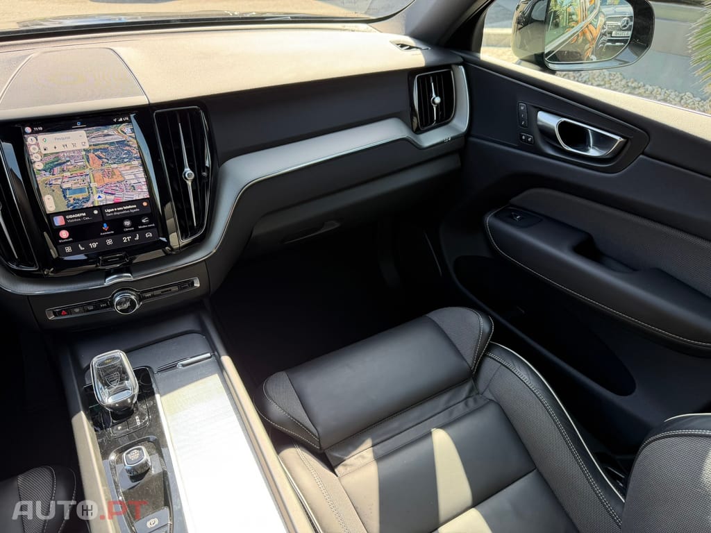 Volvo XC 60 2.0 T6 PHEV Black Edition AWD — fotografia 30
