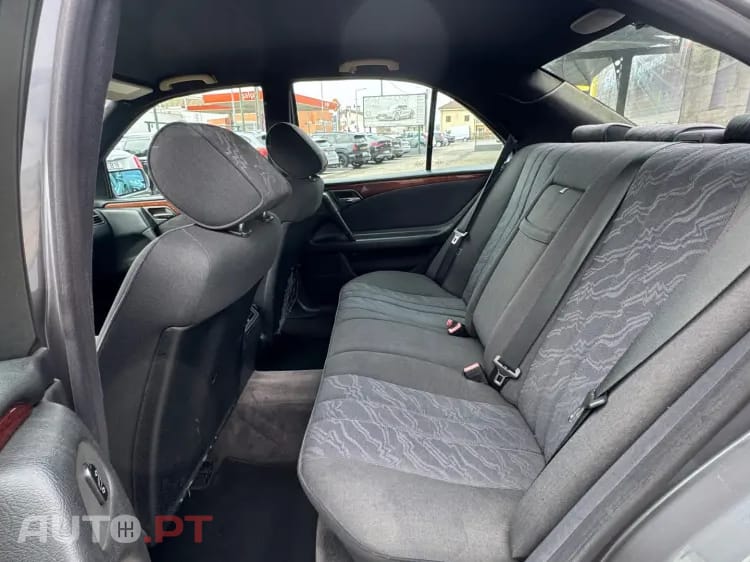 Mercedes-Benz E 220 CDI Classic
