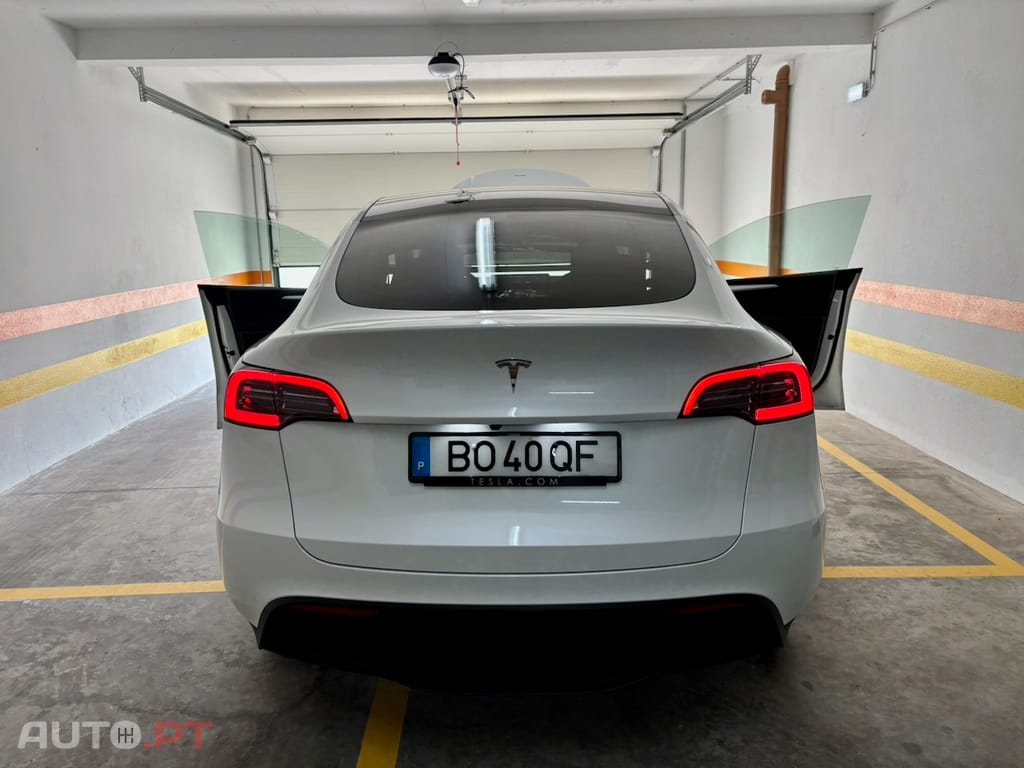 Tesla Model Y Standard RWD