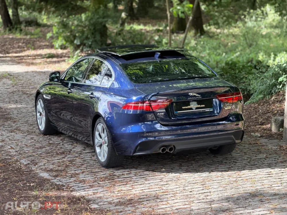 Jaguar XE 2.0 D R-Dynamic S